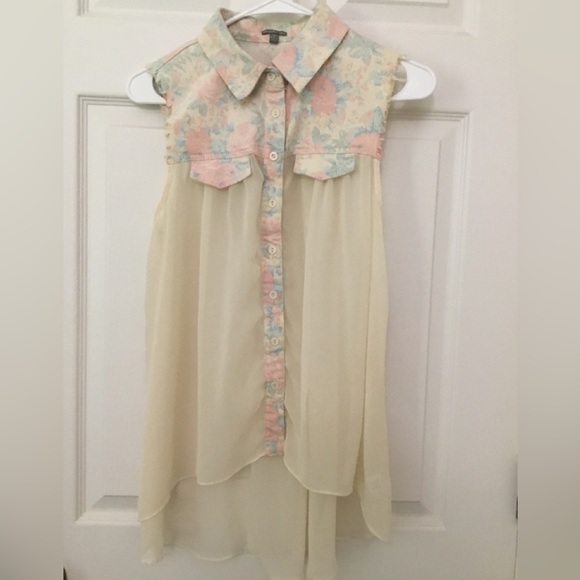 Charlotte Russe Floral Button-Down Blouse M - Picture 1 of 9
